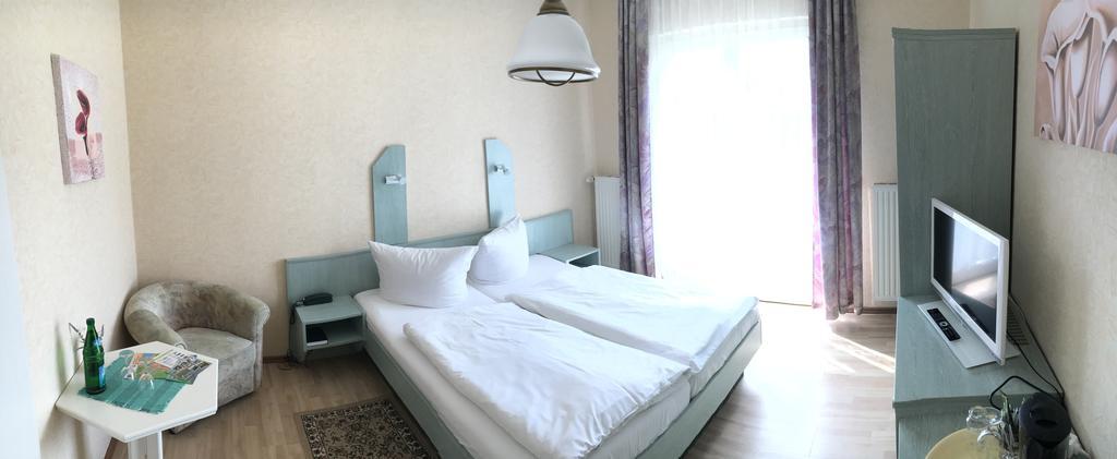 Kastanienhof Hotel Garni ซินโนวิทซ์ ภายนอก รูปภาพ